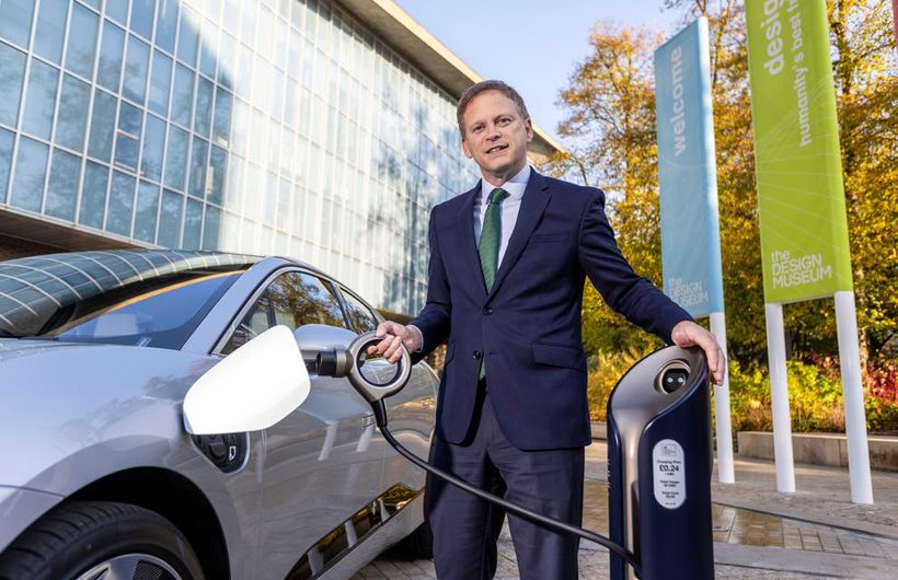 New UK government sponsored charge point design revealed by Transport Minister Grant Shapps